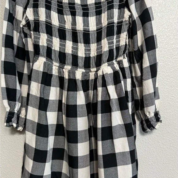 Hanna Andersson smocked black and white girl dress - Picture 5 of 6